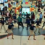Bailando en el aeropuerto de Dubai