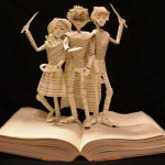 Esculturas de papel de libros de cuentos