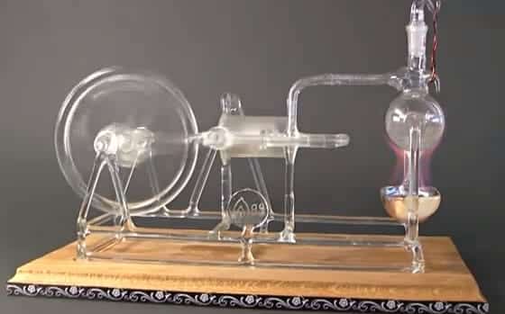 Máquina de vapor de cristal