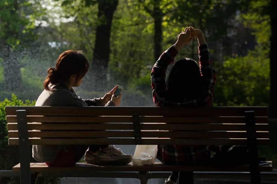 Los adolescentes no pueden vivir sin sus móviles
