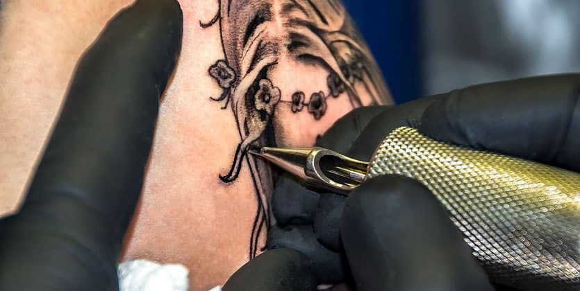Los tatuajes contienen nanopartículas que llegan a los ganglios linfáticos