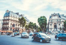 Francia prohibe utilizar el móvil en el coche aunque esté parado el vehículo