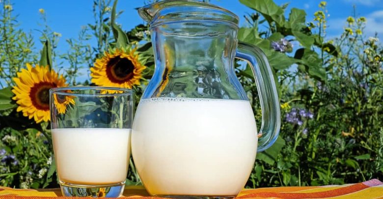 ¿Por qué la leche se derrama cuando hierve y el agua no?