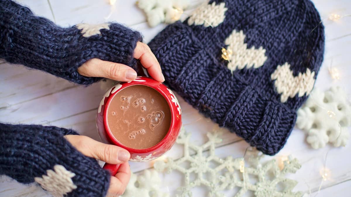 El chocolate, el color de la taza que lo contiene y el sabor