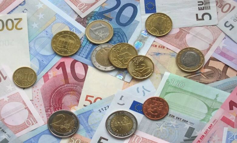 Tecnología monetaria para la fabricación de billetes y monedas