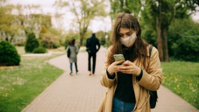 Mascarillas usadas llenan playas en todo el mundo