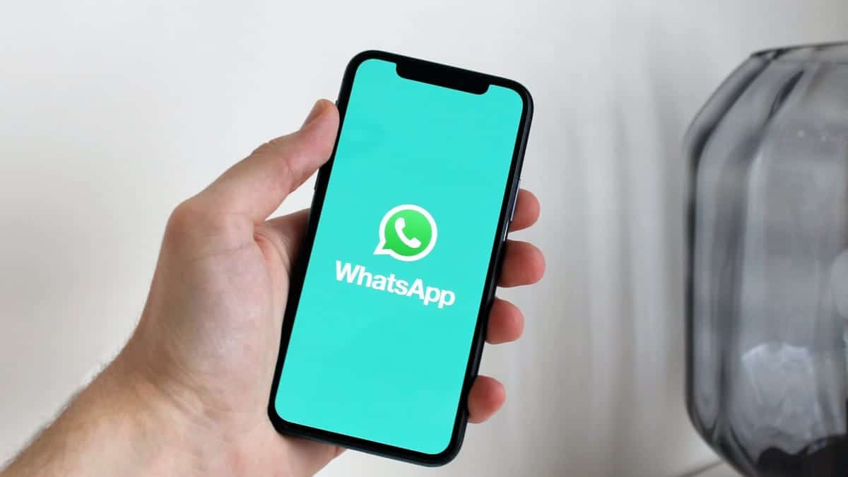 Hay empleados de Facebook que leen los mensajes privados de WhatsApp