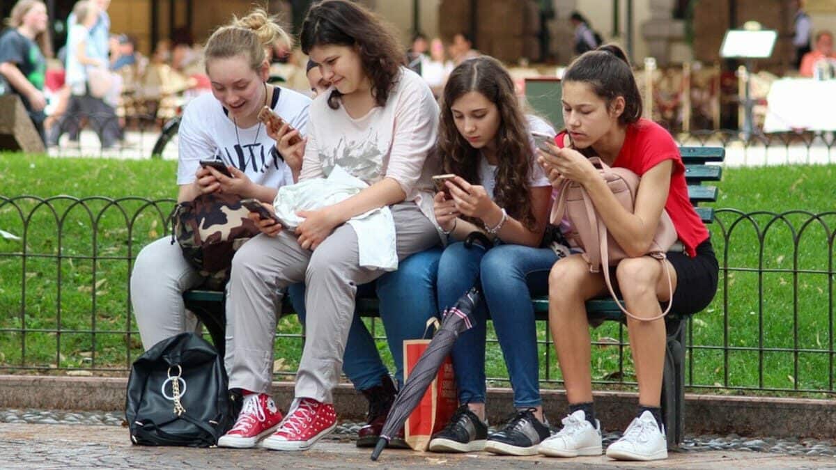 Cómo es la vida de los adolescentes en las redes sociales