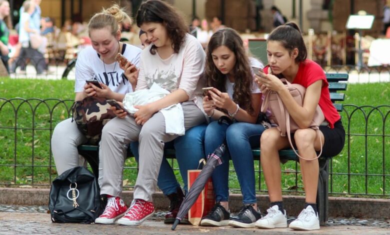 Cómo es la vida de los adolescentes en las redes sociales