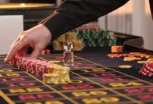 ¿Qué estudios y aptitudes se necesitan para trabajar en un casino online?