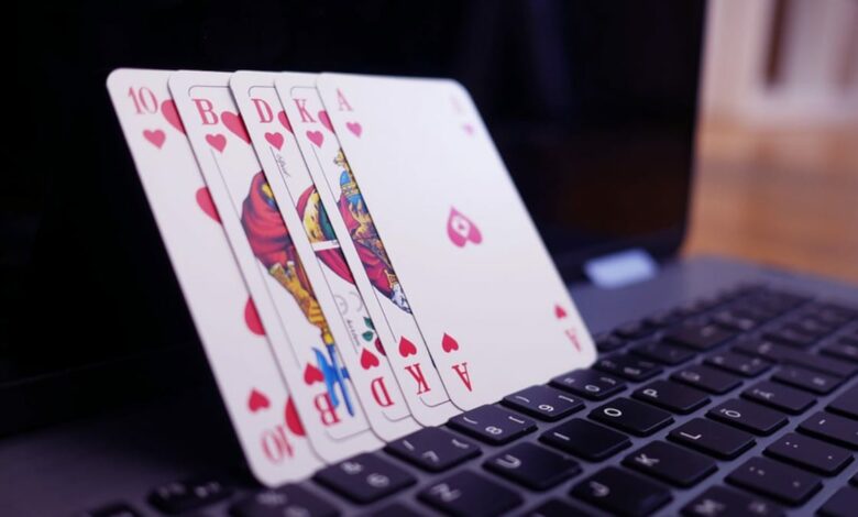 11 rasgos esenciales para jugar al póquer en línea