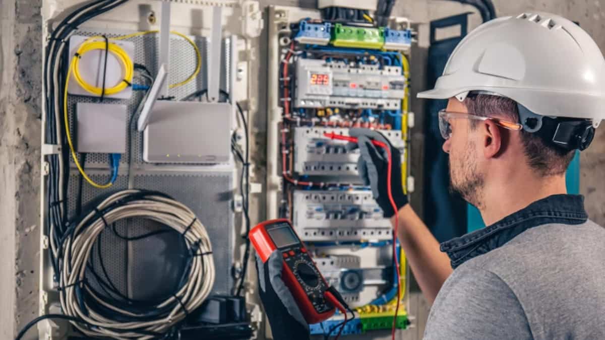 Las diferencias entre los montajes eléctricos industriales y las instalaciones eléctricas en viviendas