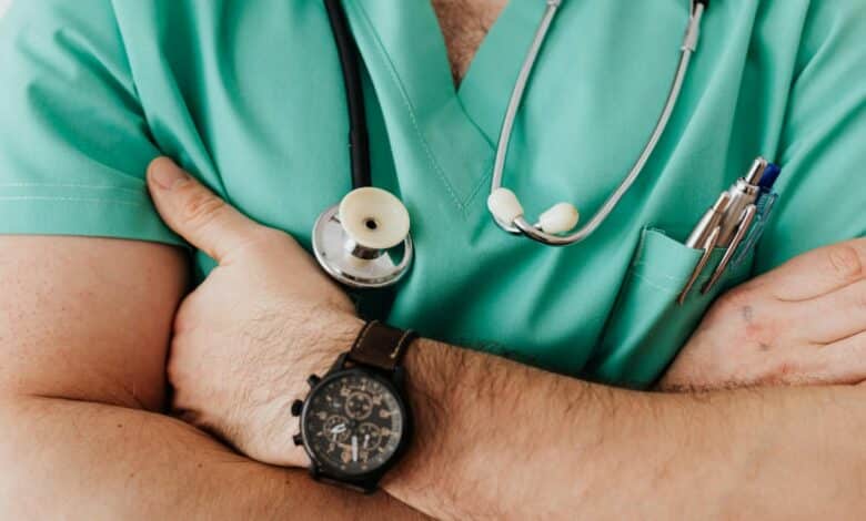 Acabas de terminar la carrera de Medicina. ¿Qué puedes hacer?