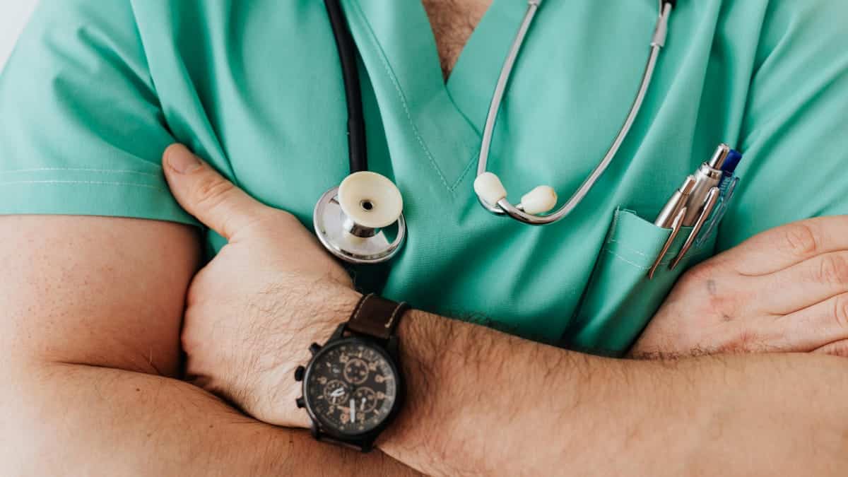 Acabas de terminar la carrera de Medicina. ¿Qué puedes hacer?