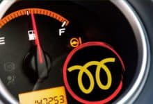 ¿Por qué se enciende la luz de la bujía incandescente?