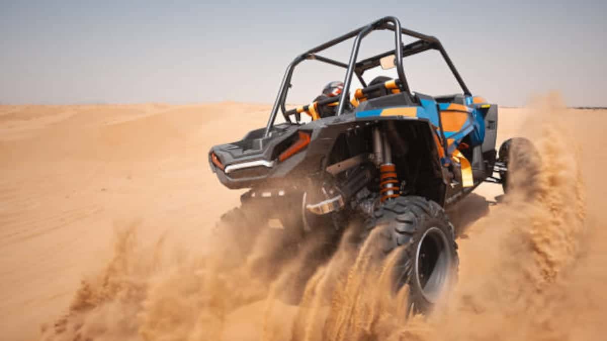 Experimenta la emoción del desierto con Dune Buggy Dubai Tours