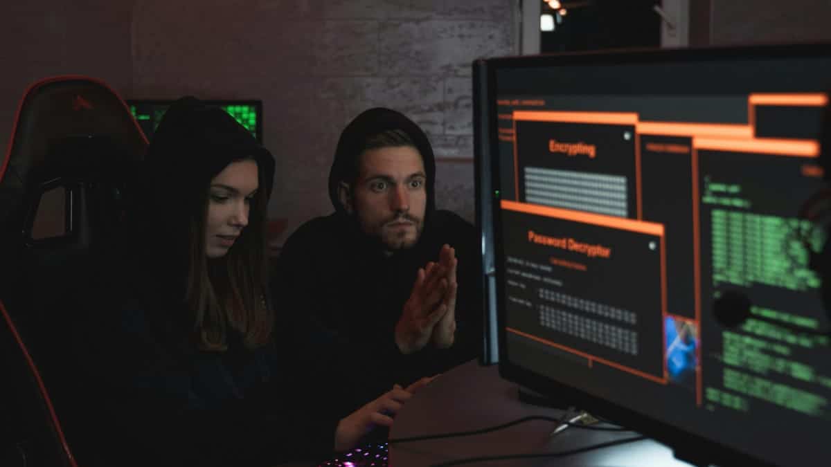 Cómo supervisar en tiempo real contraseñas, violaciones de datos y protección de la identidad