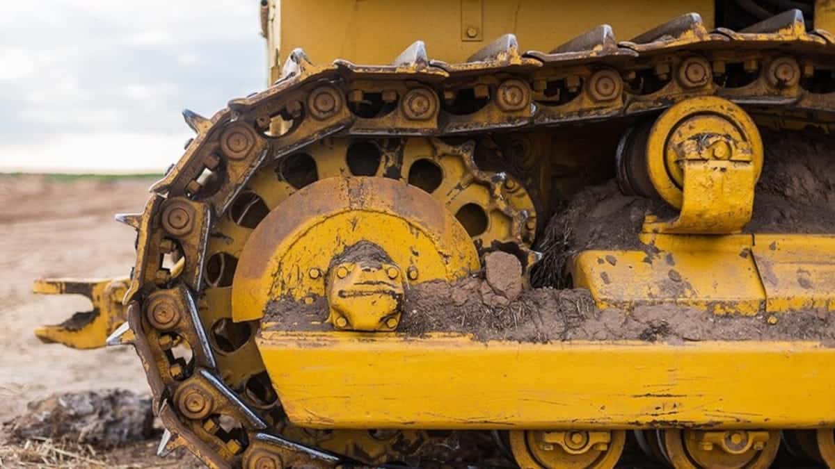 ¿Cuánto tiempo debe durar el tren de rodaje de una excavadora?