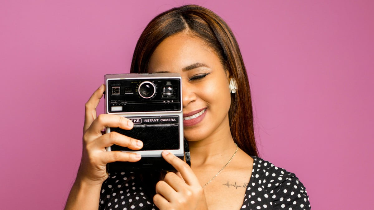 El móvil ya no solo toma fotos: ahora también las prepara para vender, comunicar y destacar