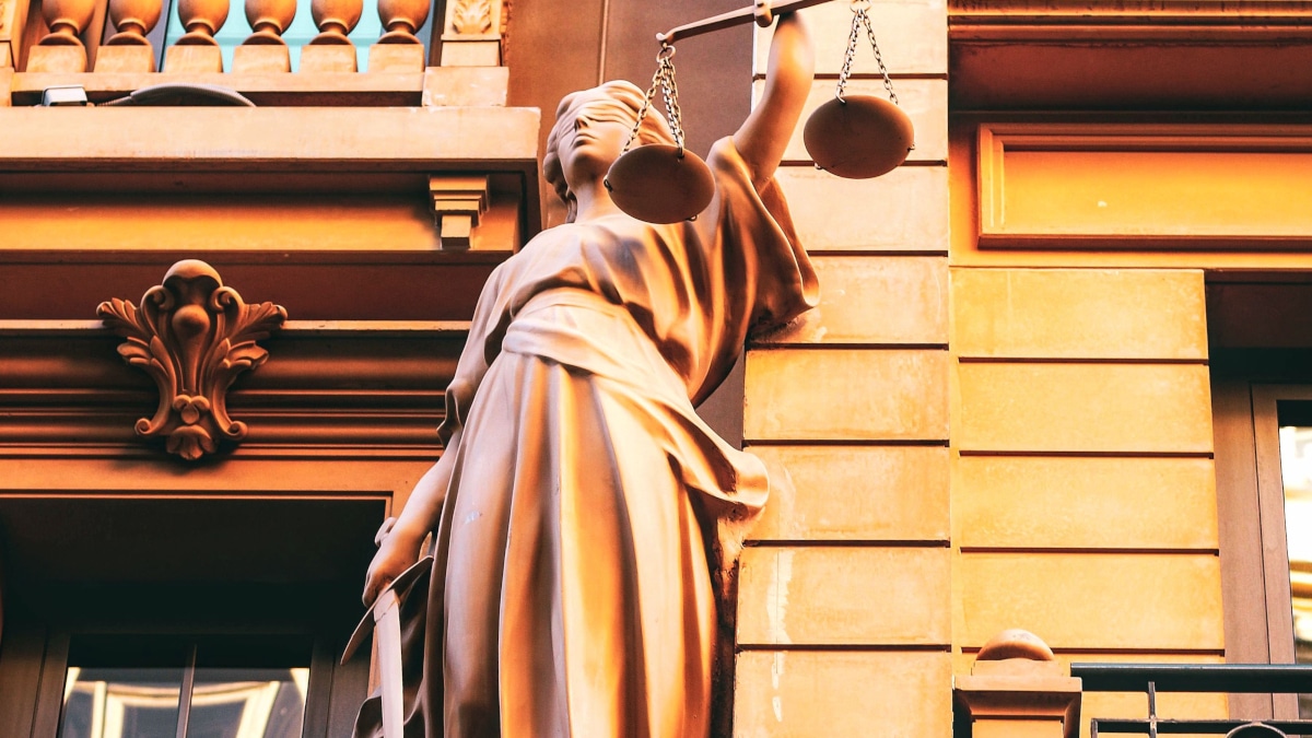 Prestigio y desprestigio del Derecho