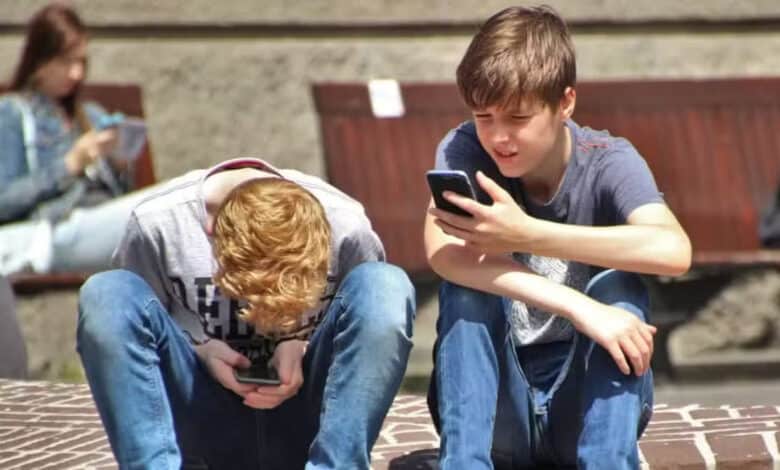Problemas de adquisición de habilidades en los niños que utilizan en exceso los dispositivos móviles
